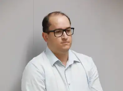 Repórter acusa secretário de Anderson de usar redes socias em horário de trabalho para discutir sobre futebol