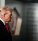 Trump sugere revisão de licenças de emissoras críticas ao seu governo