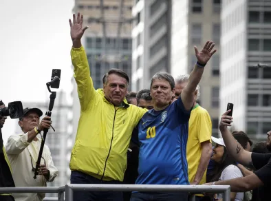 Pressão por anistia de Bolsonaro cresce no Congresso durante julgamento do STF