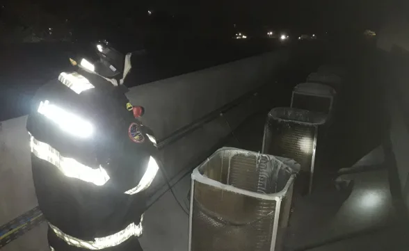 Incêndio no teatro Mário Covas mobiliza bombeiros de Caraguatatuba