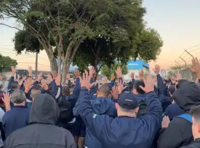 Greve na Embraer chega ao fim após repressão policial, afirma sindicato