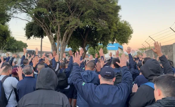 Greve na Embraer chega ao fim após repressão policial, afirma sindicato