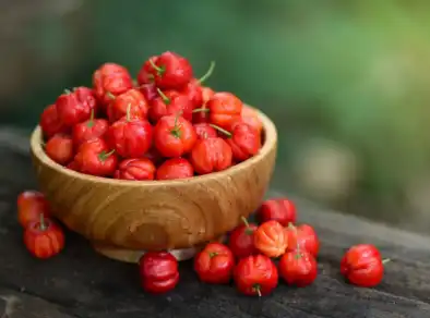 Melhore sua saúde: consuma acerola