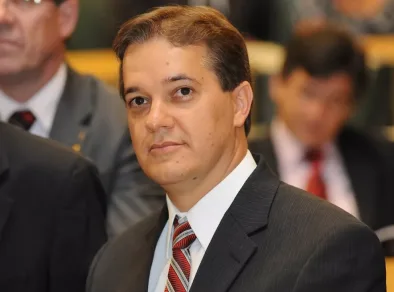 Justiça julga improcedente denúncia no caso ‘Bolsa Esposa’ contra ex-prefeito, Carlinhos Almeida
