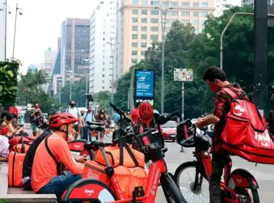 Número de trabalhadores por aplicativos cresce 170% em 10 anos, segundo BC