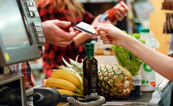 Governo estuda alterar regras para compras com vale-refeição e alimentação