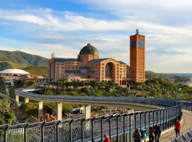 Casal peruano é preso por furto dentro da Basílica de Aparecida