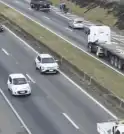 Pneu se solta de caminhão e atinge romeiro na Dutra em…