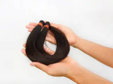 Corte Solidário arrecada doações de cabelo e lenços no CenterVale Shopping