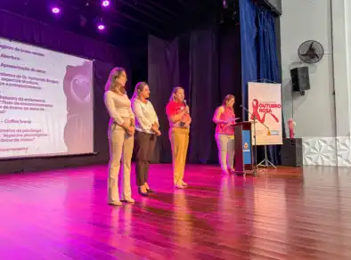 Capacitação sobre câncer de mama reúne profissionais da saúde em Caraguatatuba