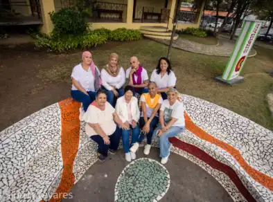 Exposição fotográfica e desfile chamam atenção para o Outubro Rosa em Jacareí
