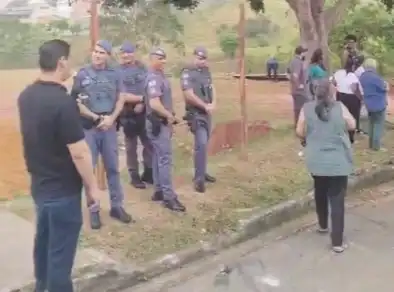 Presença da polícia militar assusta moradores nesta terça na Vila Unidos, em São José dos Campos