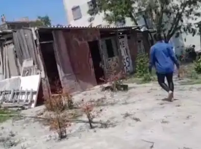 Famílias são retiradas de área ocupada na zona sul de São José dos Campos