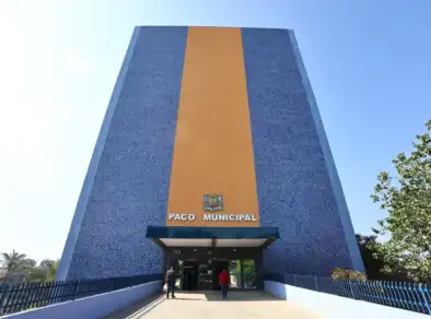 Prefeitura faz PIX para pagar dívida de empresa terceirizada com funcionários