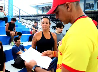 Inscrições para 20 vagas de guarda-vidas temporários em Caraguatatuba vão até o dia 20