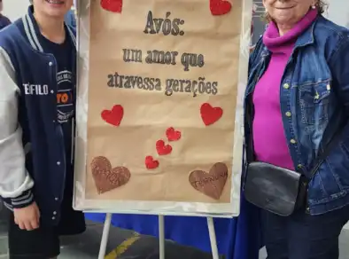 Avós cada vez mais presentes: colégio de São José celebra a importância dessa geração no “Encontro com os Avós”