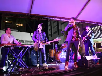 Shopping Esplanada celebra 45 anos com show da banda Blues Beatles 