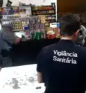 Vigilância Sanitária descarta mais de 100 litros de bebidas sem procedência…