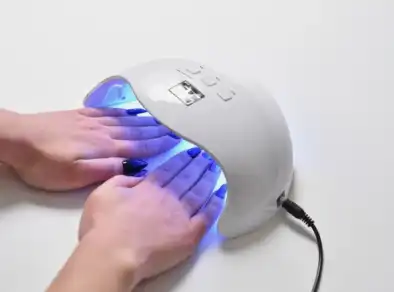 Anvisa proíbe substâncias usadas em produtos para unhas por risco de câncer e infertilidade