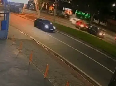 Polícia Científica inicia perícia para determinar velocidade de carro envolvido em acidente que matou idoso em São José 