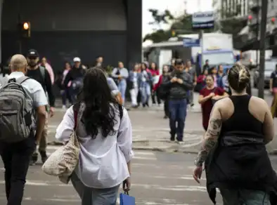 Expectativa de vida do brasileiro sobe para 76,6 anos em 2024, aponta IBGE 