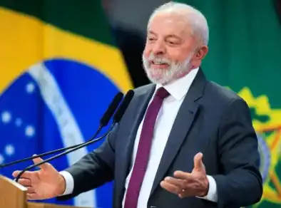 Lula assina decreto que muda regras do vale-refeição e alimentação no país