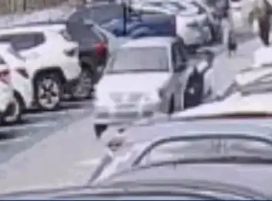 Homem furta maleta com notebook em centro comercial de São José dos Campos