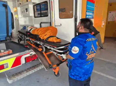 Mulher “ressuscita” em caixão antes de ser cremada na Tailândia