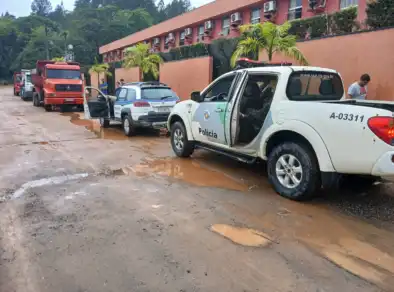 Fiscalização ambiental faz operação integrada contra irregularidades em Caraguatatuba 