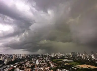 Frentes frias em novembro afastam calor e elevam risco de ciclones