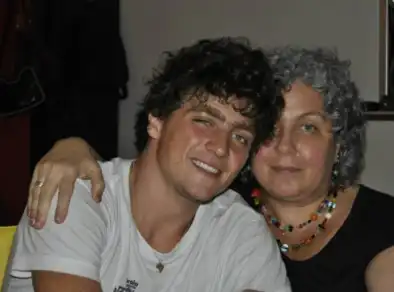 Filho de Paulo Frateschi estava em tratamento psiquiátrico e agrediu mãe e irmã, aponta polícia 