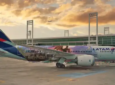 LATAM e Warner Bros. Discovery lançam avião temático do Harry Potter