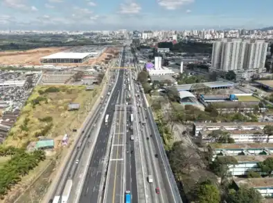 Obras na Dutra mudam trânsito para aeroporto de Guarulhos