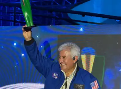 Marcos Pontes, astronauta brasileiro, recebe troféu #BrazilsBest Peace Award