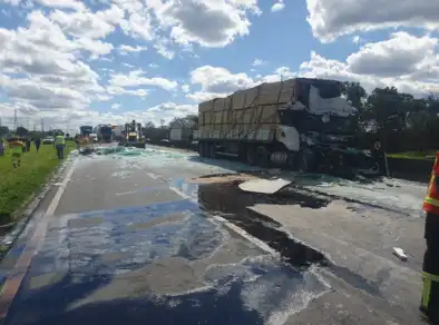 Acidente KM 77 interdita Dutra nesta terça-feira (25) no Vale do Paraíba