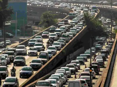 Feriado deve levar mais de 1,7 milhão de veículos à Via Dutra e à Rio-Santos 