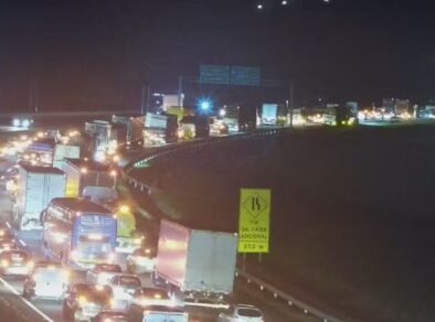 Engavetamento em túnel deixa feridos e congestiona vias da região