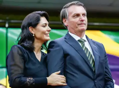 Crescem os indícios de que Michelle Bolsonaro será vice de Tarcísio em 2026