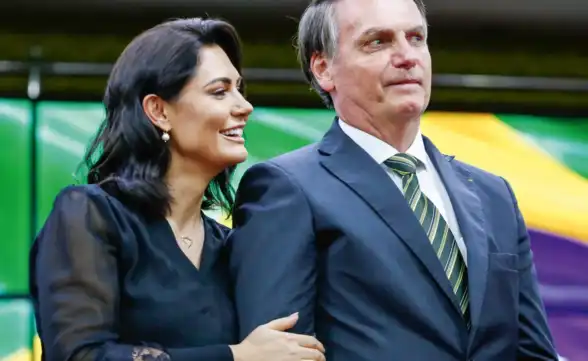 Crescem os indícios de que Michelle Bolsonaro será vice de Tarcísio em 2026