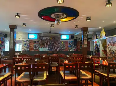 Boteco 80: bar temático comemora 12 anos em SJC como ponto de encontro do rock e flashback