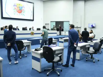 Câmara de São José encerra sessão sem votar nenhum projeto
