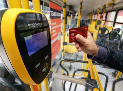 Ônibus de Jacareí passam a aceitar pagamento da tarifa por cartão de crédito e débito
